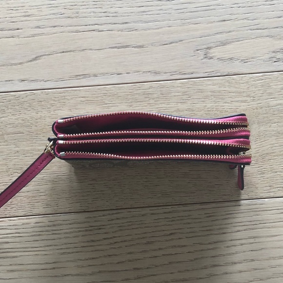 Coach wristlet - Picture 3 of 4